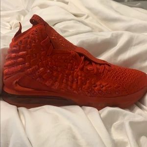 Lebron 17’s Red Carpets